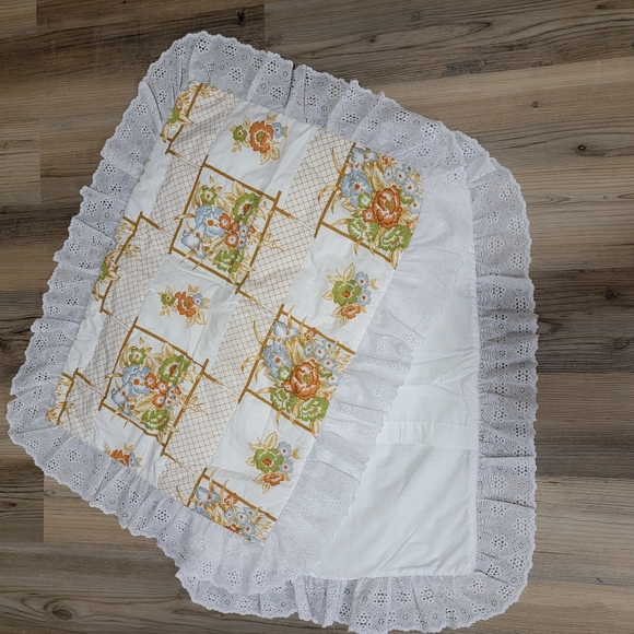 Set Of 2 Handmade Floral White Eyelet Lace Pillow Shams Cottage Core - Picture 3 of 8